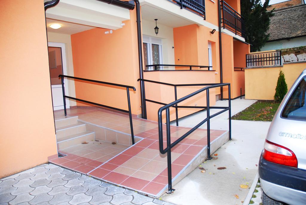 Apartman Milkovic 2 松博尔 外观 照片